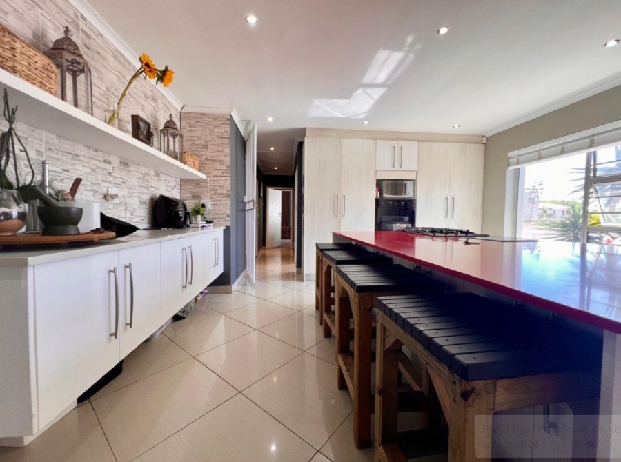 4 Bedroom Property for Sale in Myburgh Park Western Cape